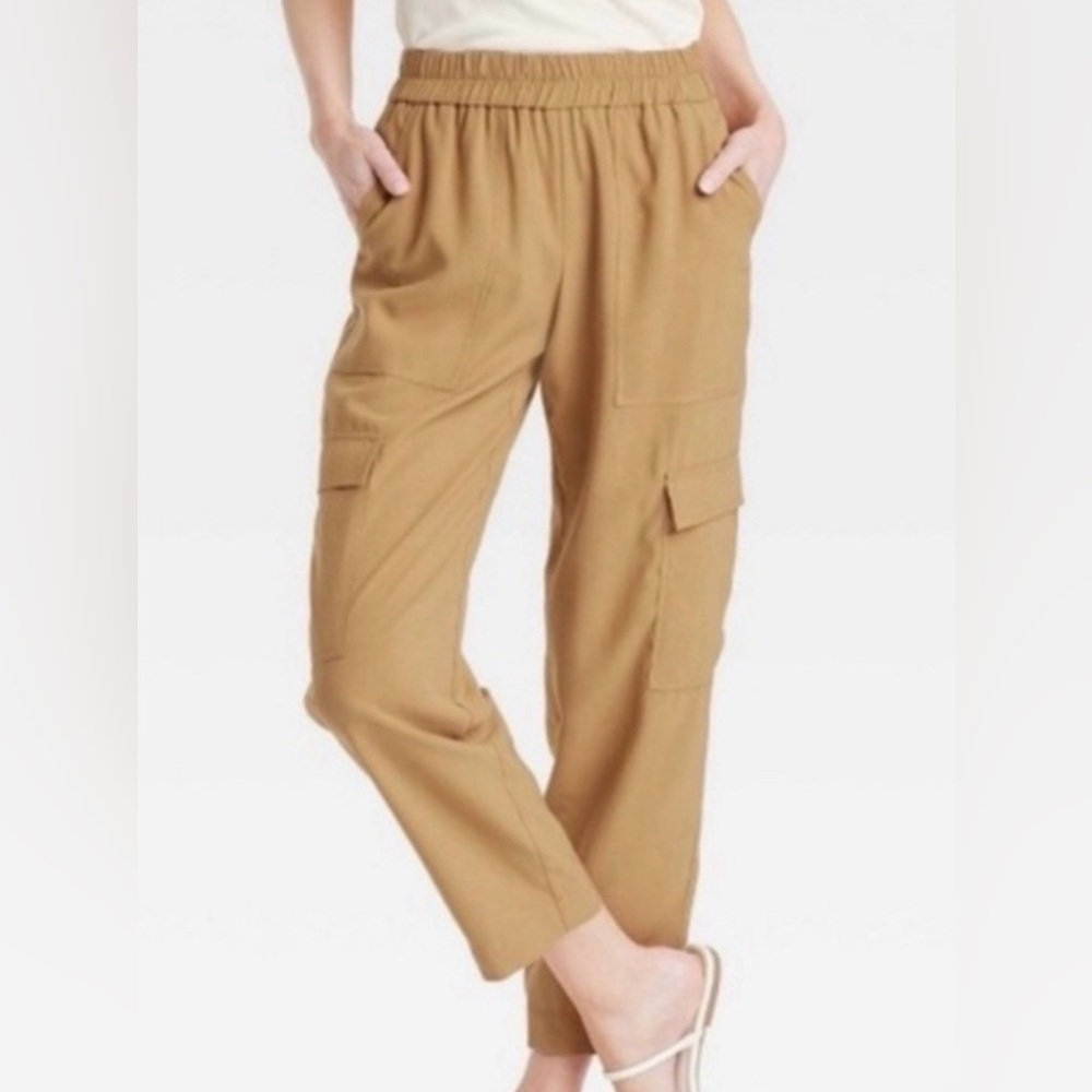 A New Day Women's High Rise Ankle Cargo Pants, Tan, NWT, Size L
